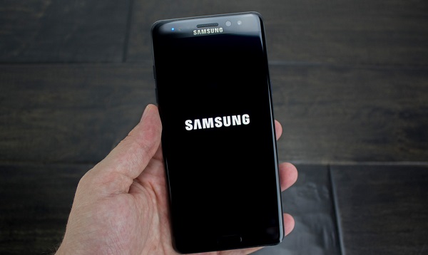 Yeni ekranlı Galaxy A (2018) görüntülendi Yeni ekranlı Galaxy A (2018) görüntülendi