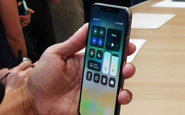 iPhone X 60 bin dolar oldu!