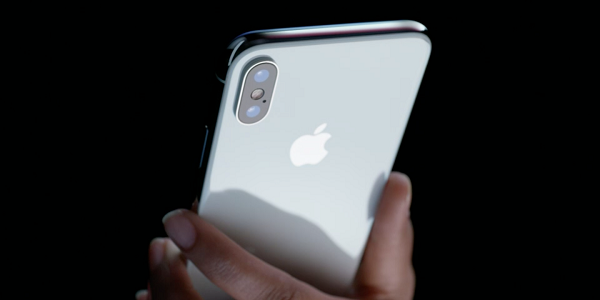 Apple iPhone X satış patlaması yaşandı